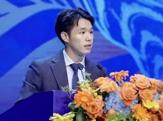 离谱！世界杯 3 球猛将仍被扫地出门，纽卡 5200 万抢阿森纳弃将