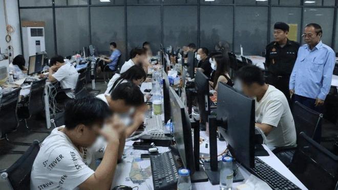他是河北籍球员，30岁就退役，与家人低调生活，不当教练也没创业